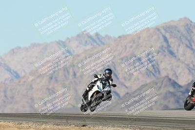 media/Dec-01-2025-Moto Forza (Mon) [[2daa91e15f]]/3-Beginner Group/Session 4 Turn 9/